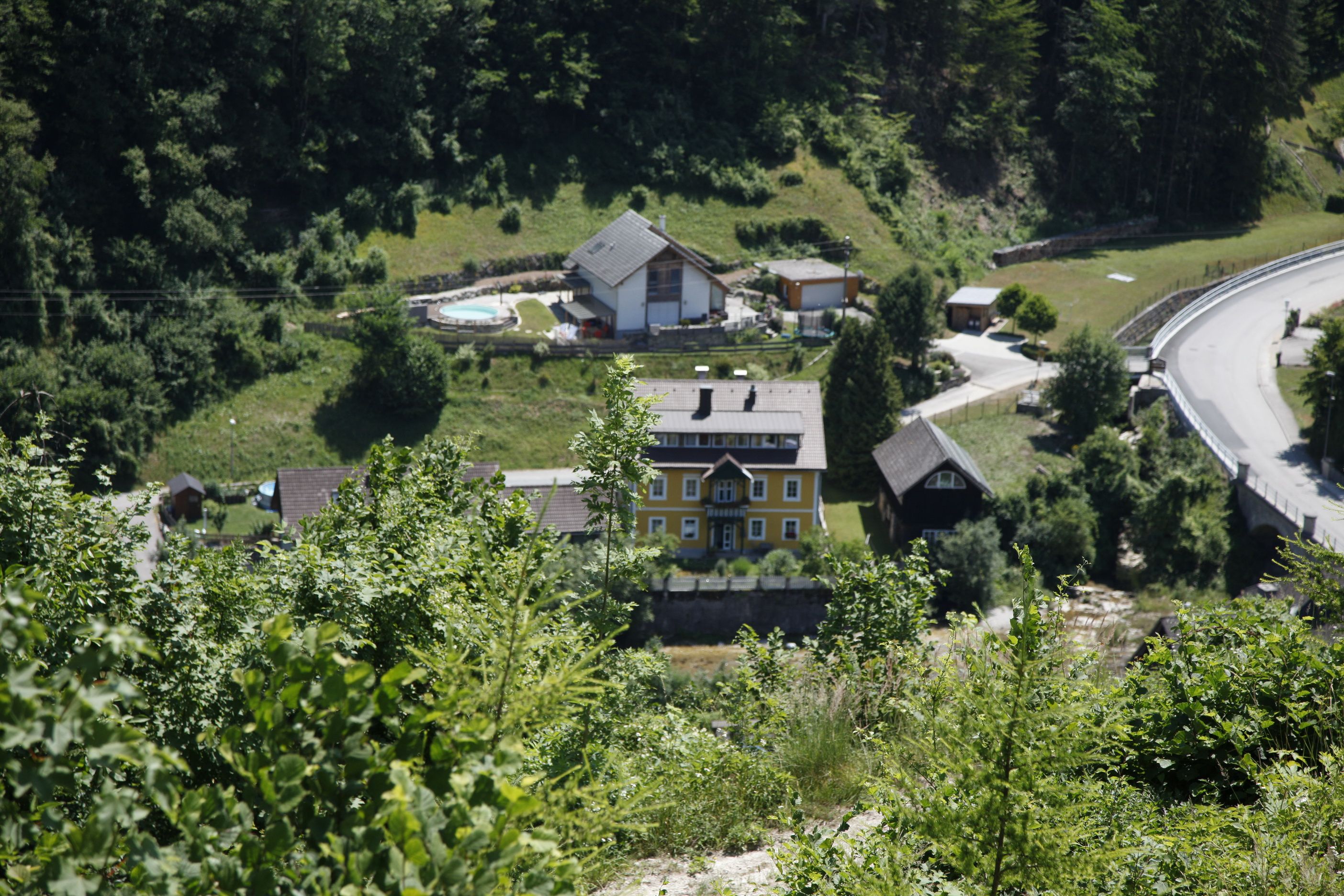 Pohled od Antoniovy kaple k rekreačnímu domu na Ybbs