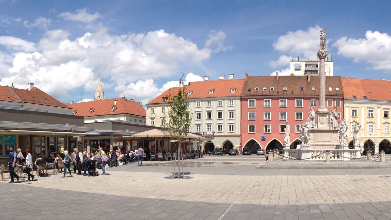 Hlavn&iacute; n&aacute;měst&iacute; s panoramatem Marienmarkt, &copy; Stadt Wiener Neustadt Michael Weller