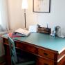 Large desk, fiber optic internet, © U.E.