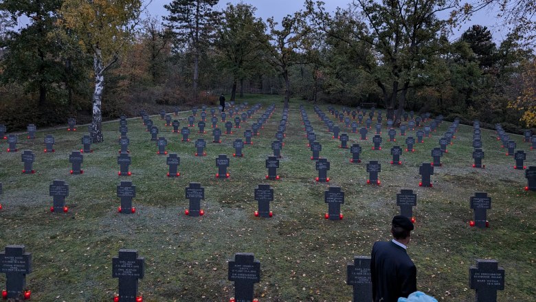 Military cemetery, &copy; Retzer Land / Daniel W&ouml;hrer