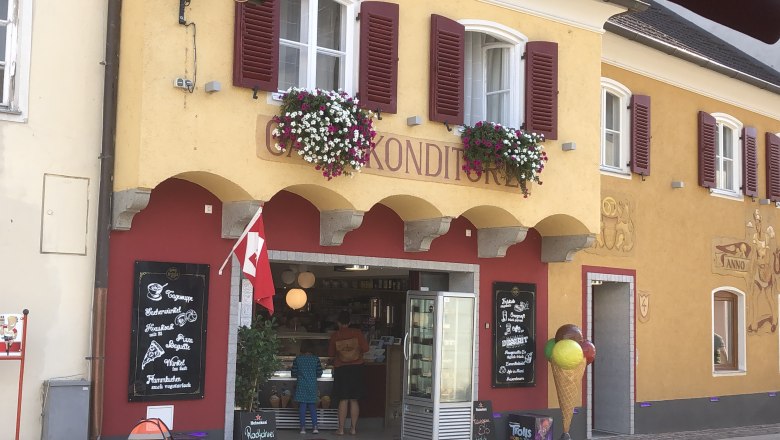 Cafe Intakt in the center of Pöchlarn Exterior view, © Donau NÖ Tourismus GmbH