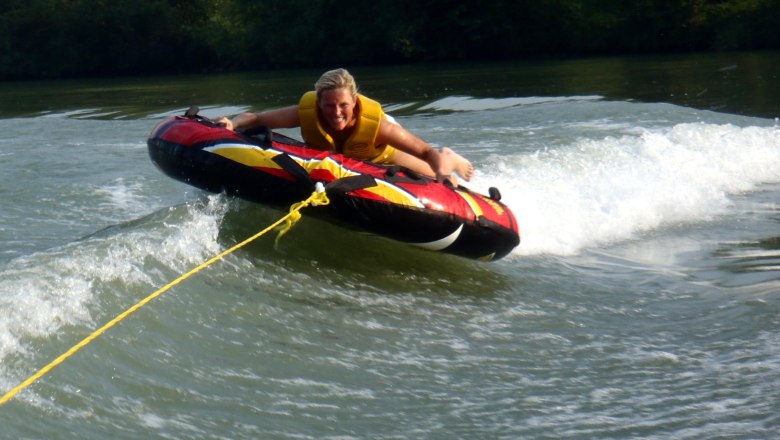 Wasserspaß mit Motorboot von Martin Weber, © Martin Weber