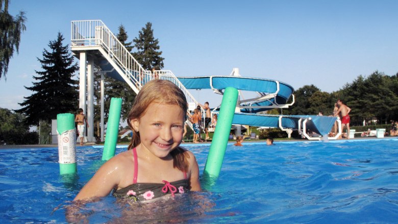 Venkovn&iacute; baz&eacute;n Neuhofen an der Ybbs, &copy; weinfranz.at