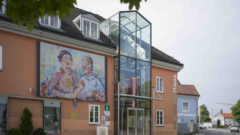 Outdoor gallery Oskar Kokoschka House, © Robert Herbst
