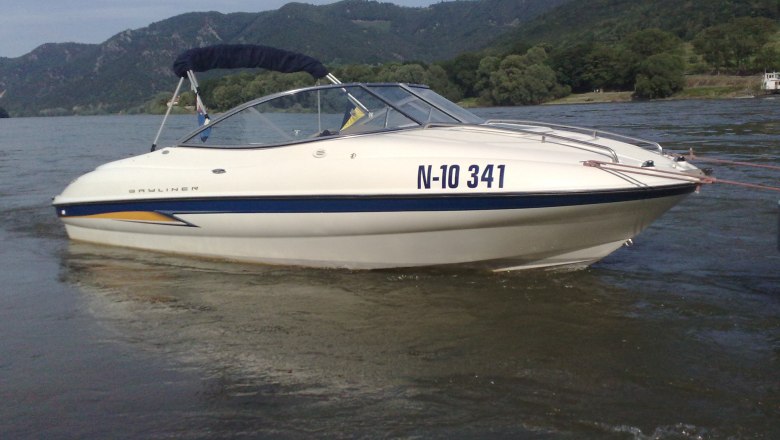 Motorboot Taxi auf dem Wasser, © Martin Weber
