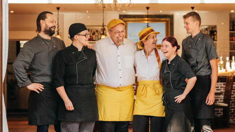 The motivated team from the Schlossgasthof, © Niederösterreich Werbung / Daniela Führer