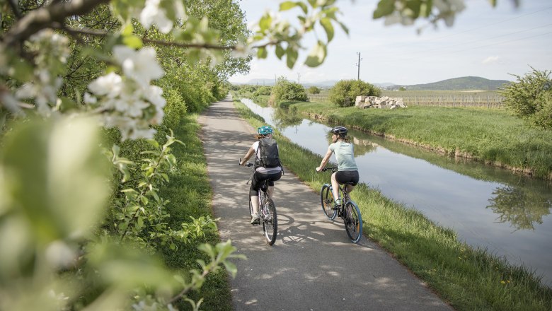 Cyklotrasa Thermenradweg Wiener Neustädter Kanal, © Wienerwald Tourismus/Raimo Rumpler