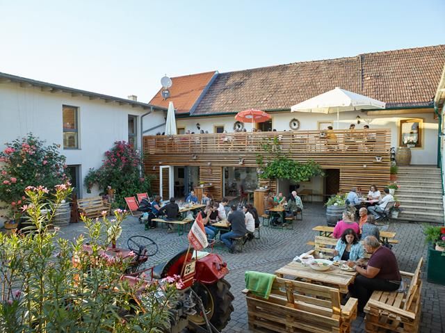 Heuriger na nádvoří