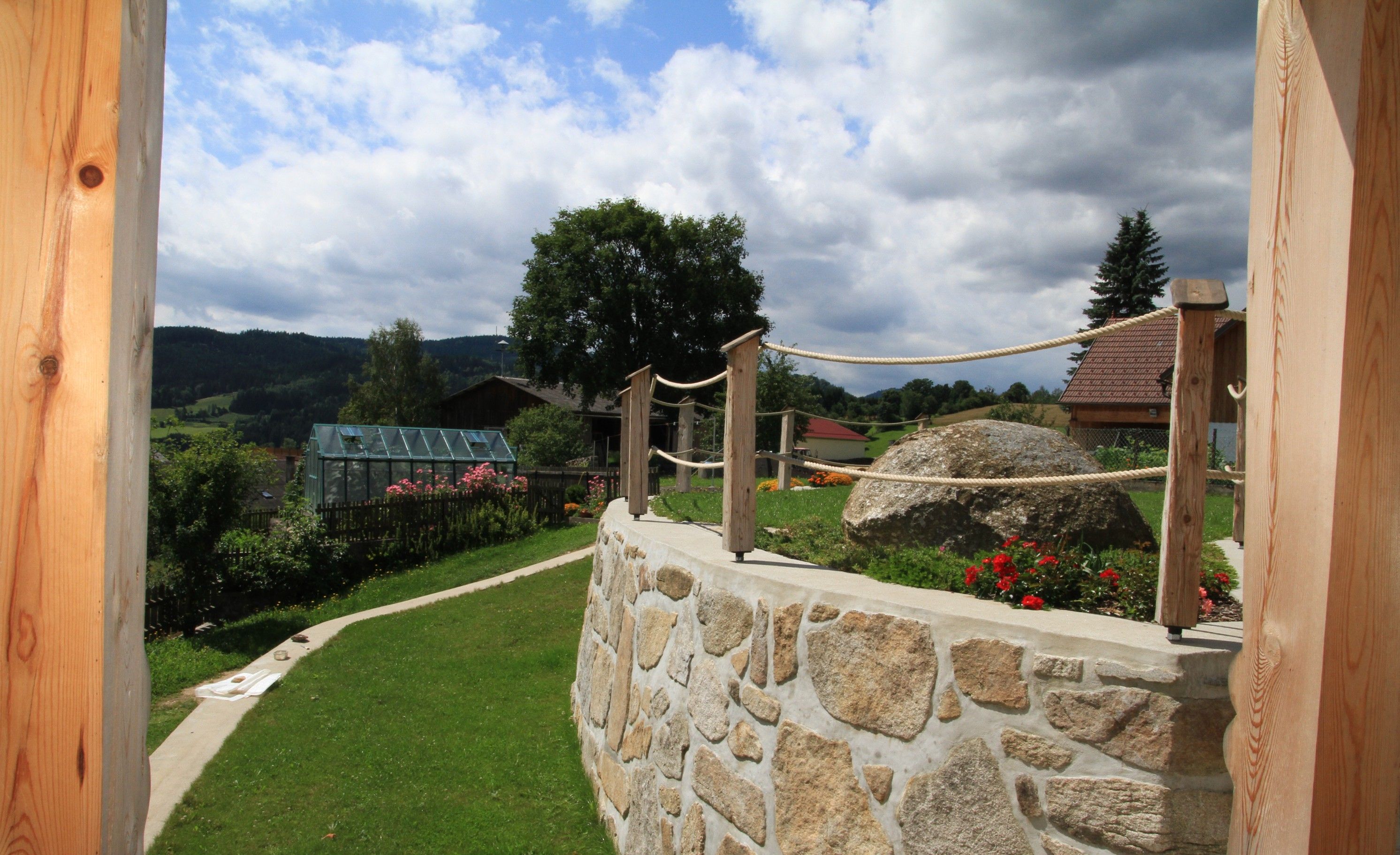 ZKUŠENOSTI: Stone & Garden