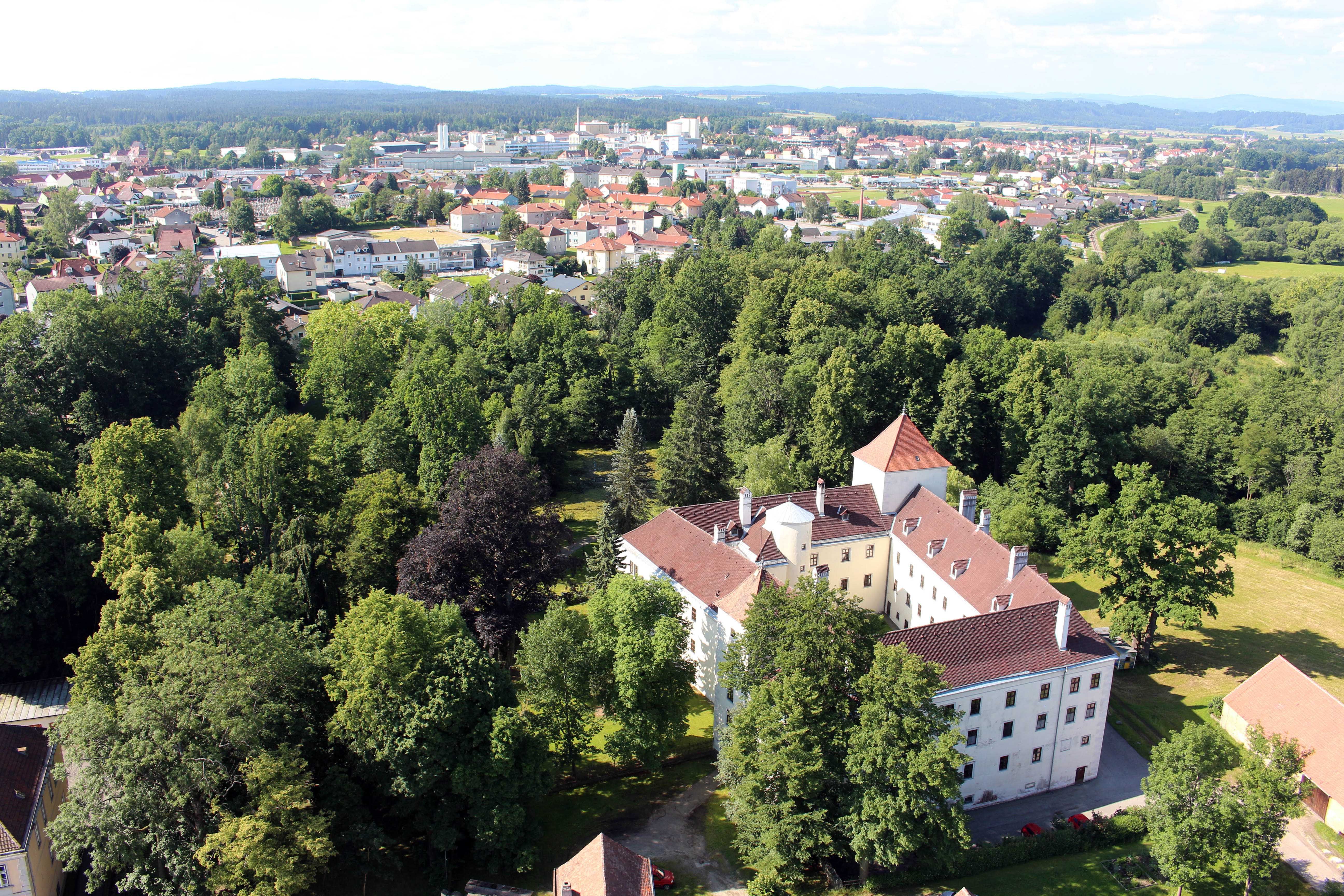 Zámecký park s hradem Gmünd