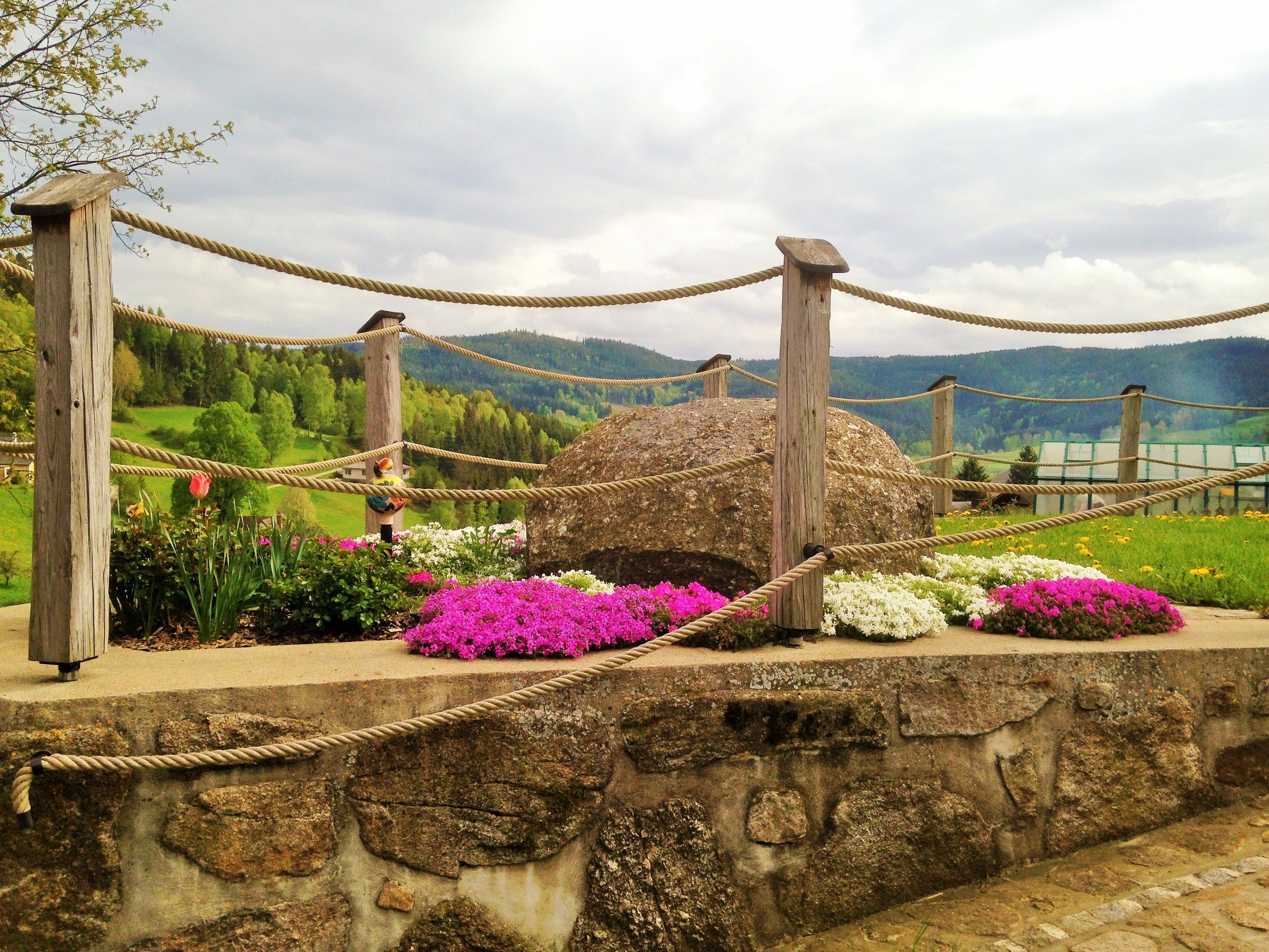 ZKUŠENOSTI: Stone & Garden