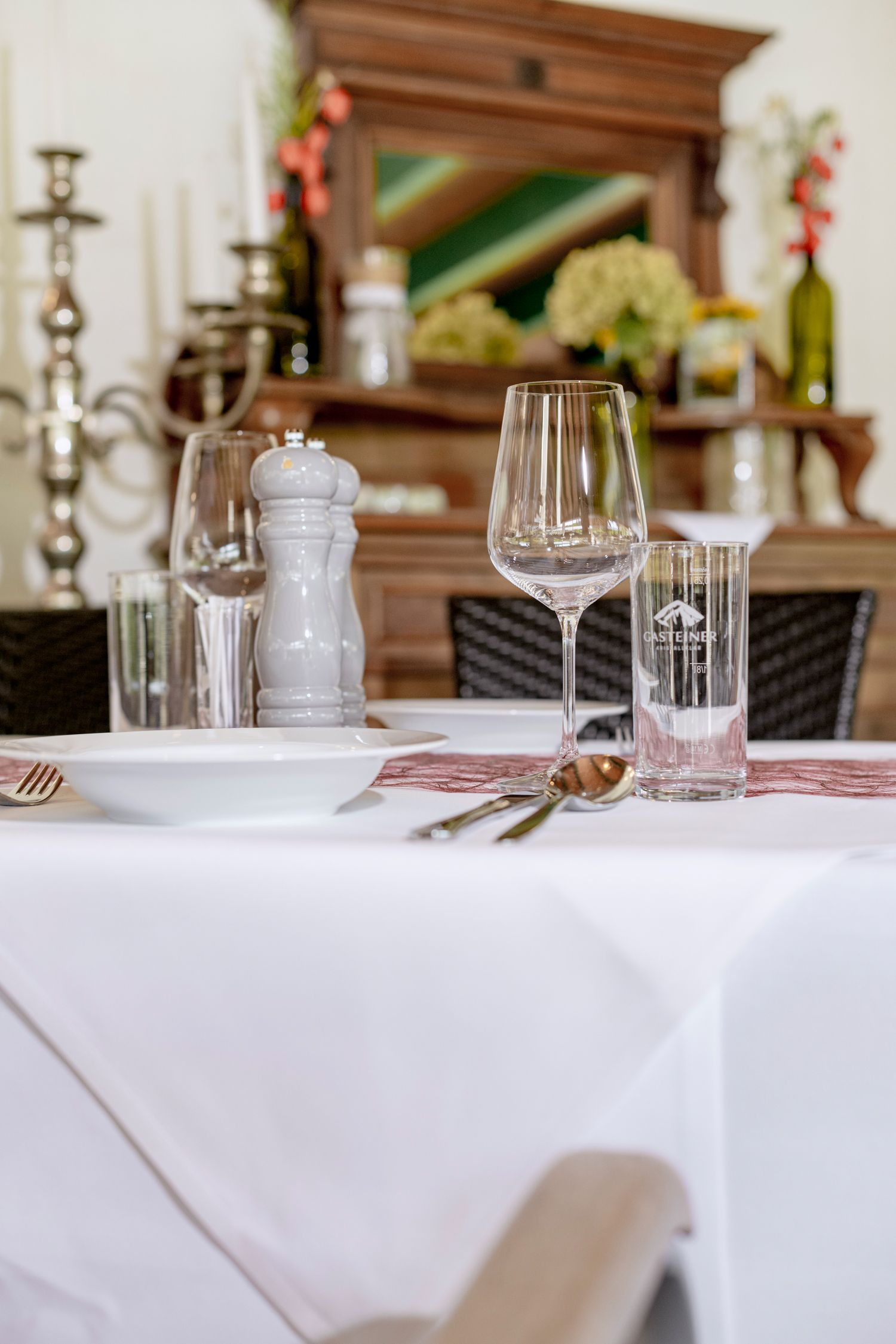 Gasthof Hoffmann, prostřený stůl 