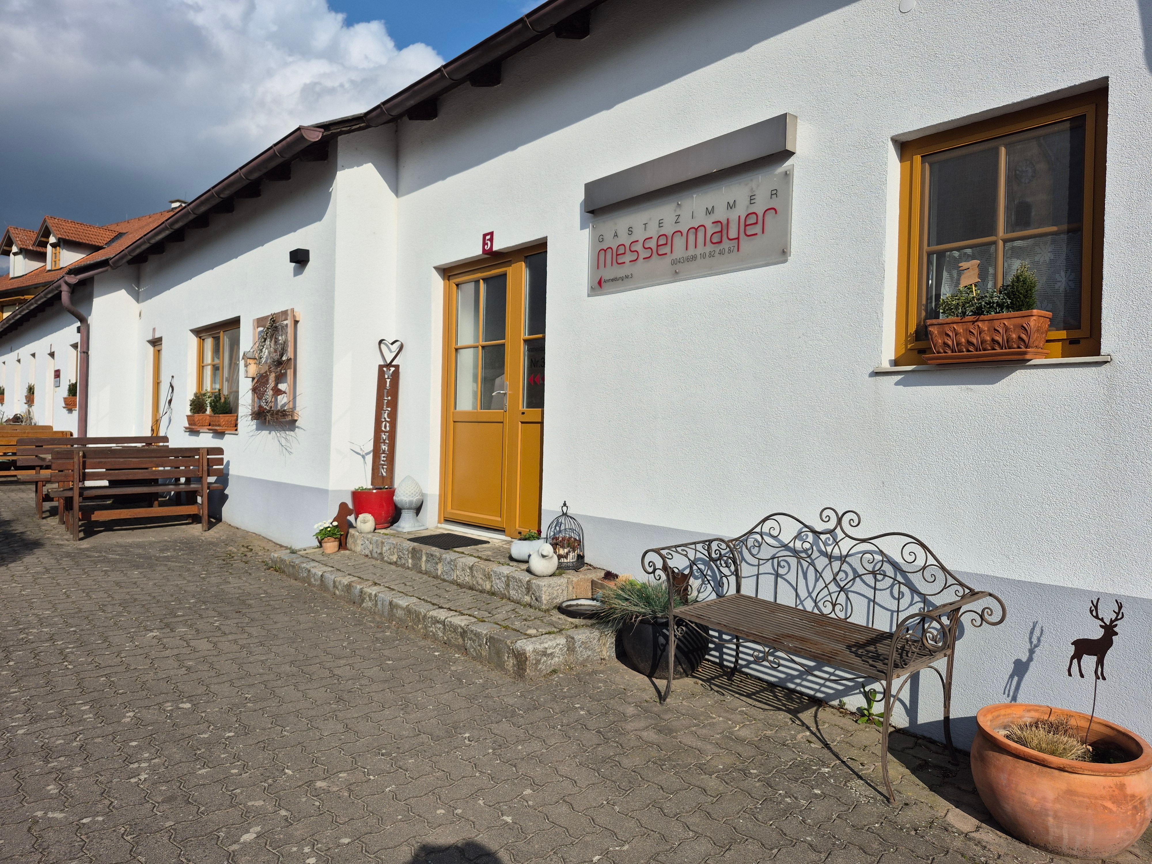 Vstupní prostor pokoje pro hosty Messermayer Göttlesbrunn 