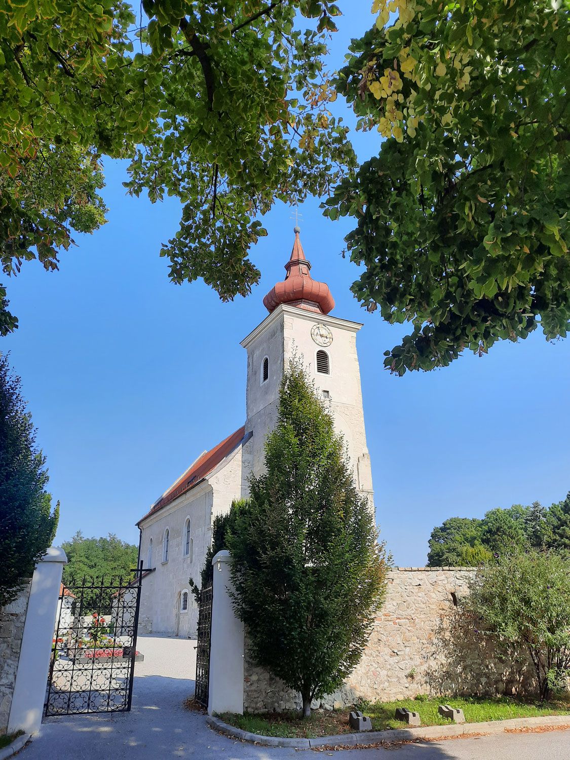Farní kostel sv. Petronily, Petronell-Carnuntum