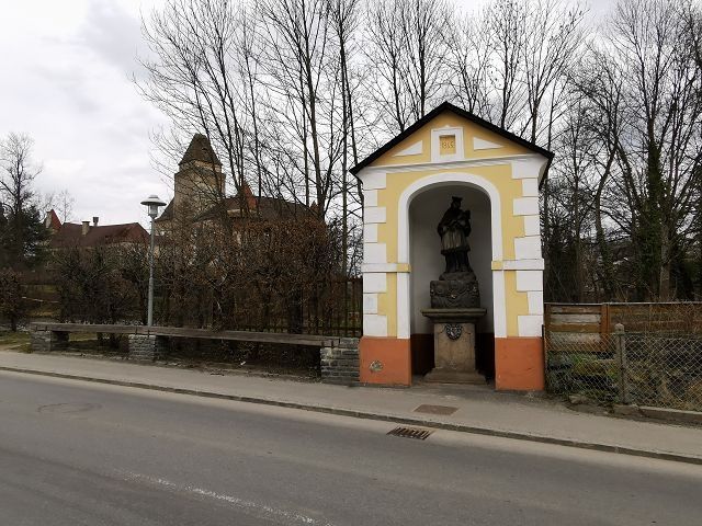 Marterl u zámeckého rybníka
