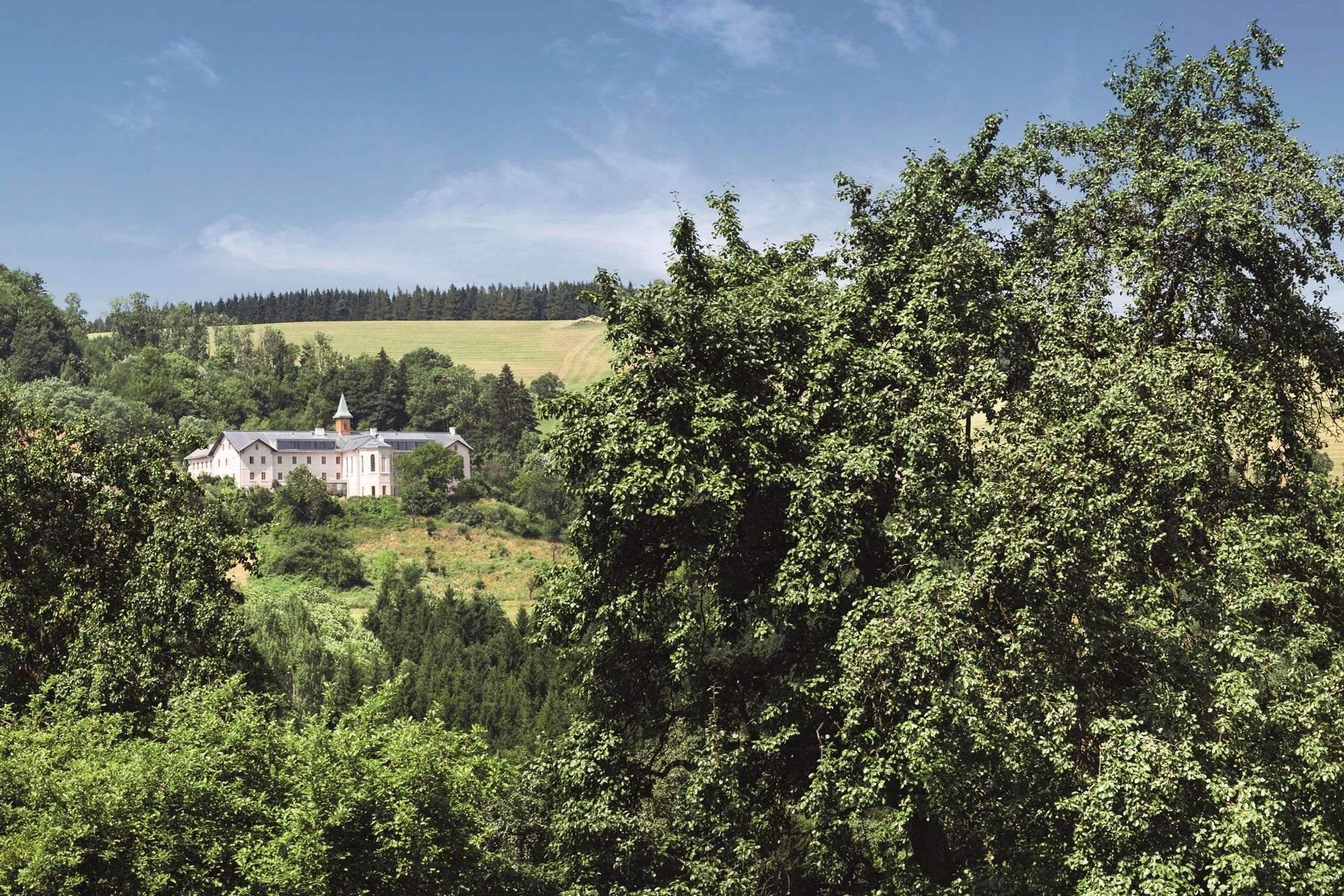 HOCHSTRASS_Hotelansicht_c_Andreas_Balon_web