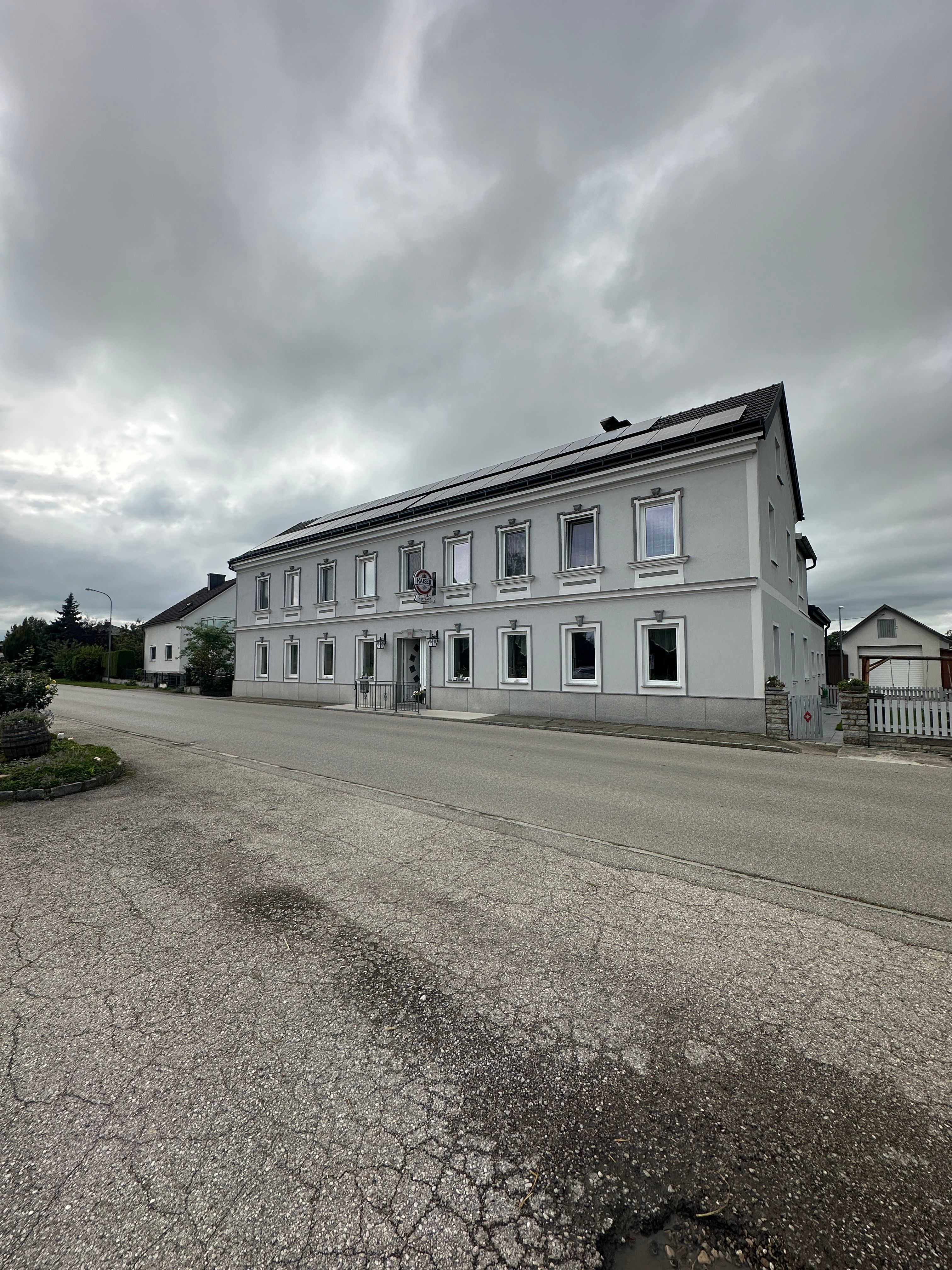 Pohled zvenčí na Gasthaus Peham