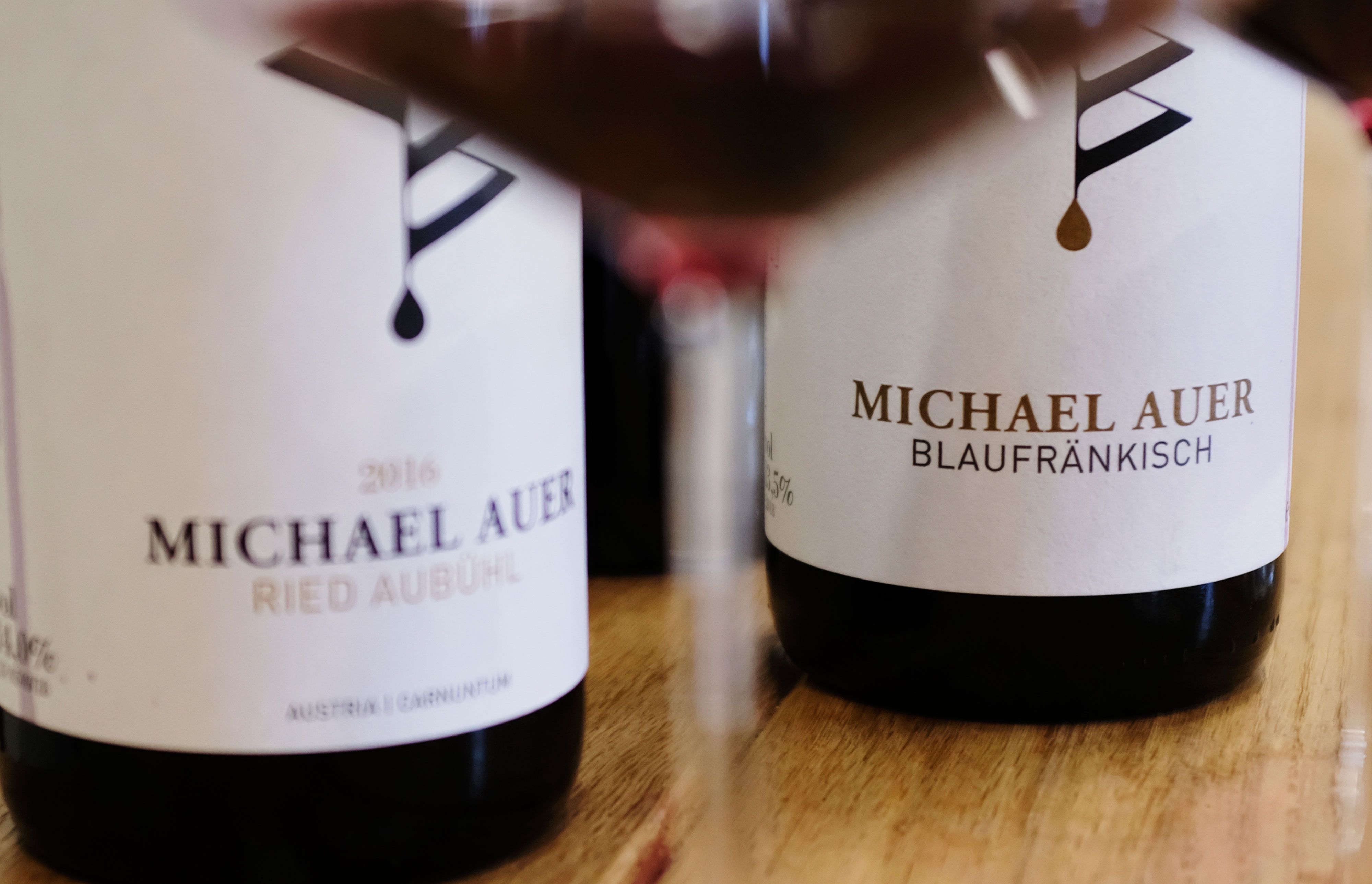 Láhve na víno, Michael Auer Winery 