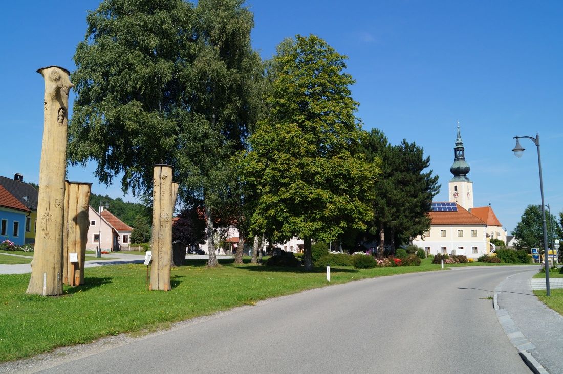 Sympozium stromů s kostelem
