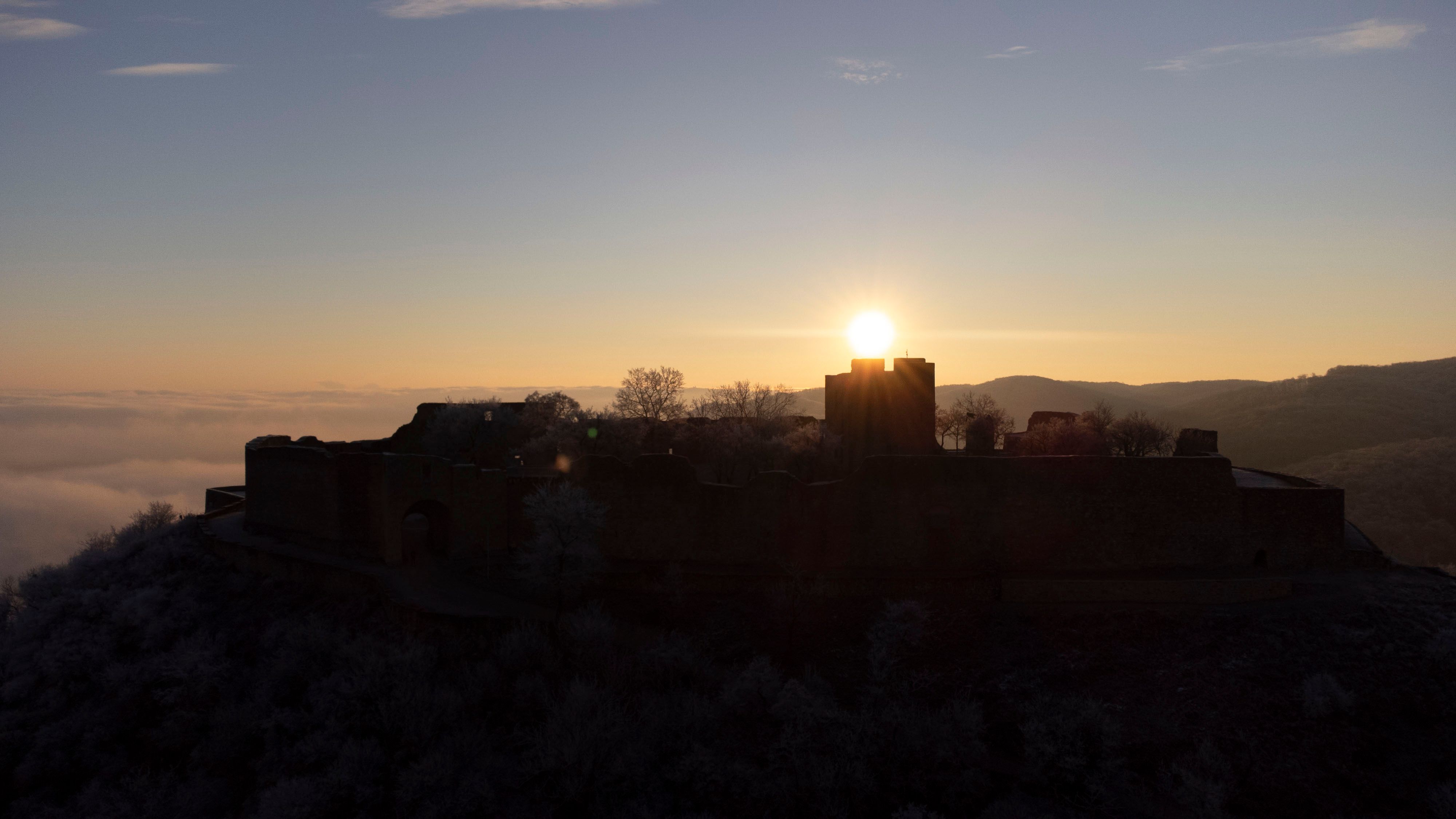 Schlossberg Hainburg/Danube, večerní záběr