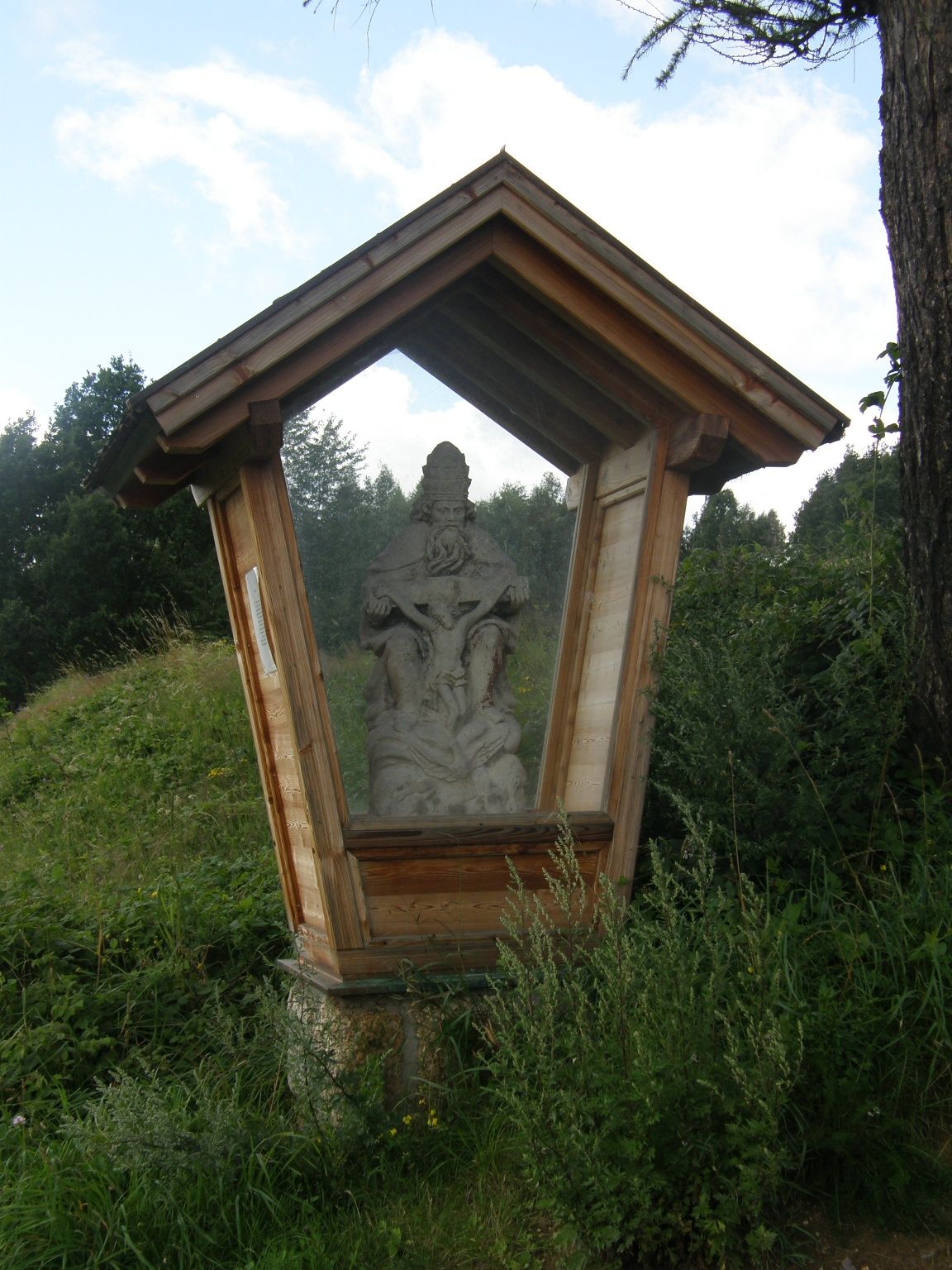 Materiál Nejsvětější Trojice u obětního kamene