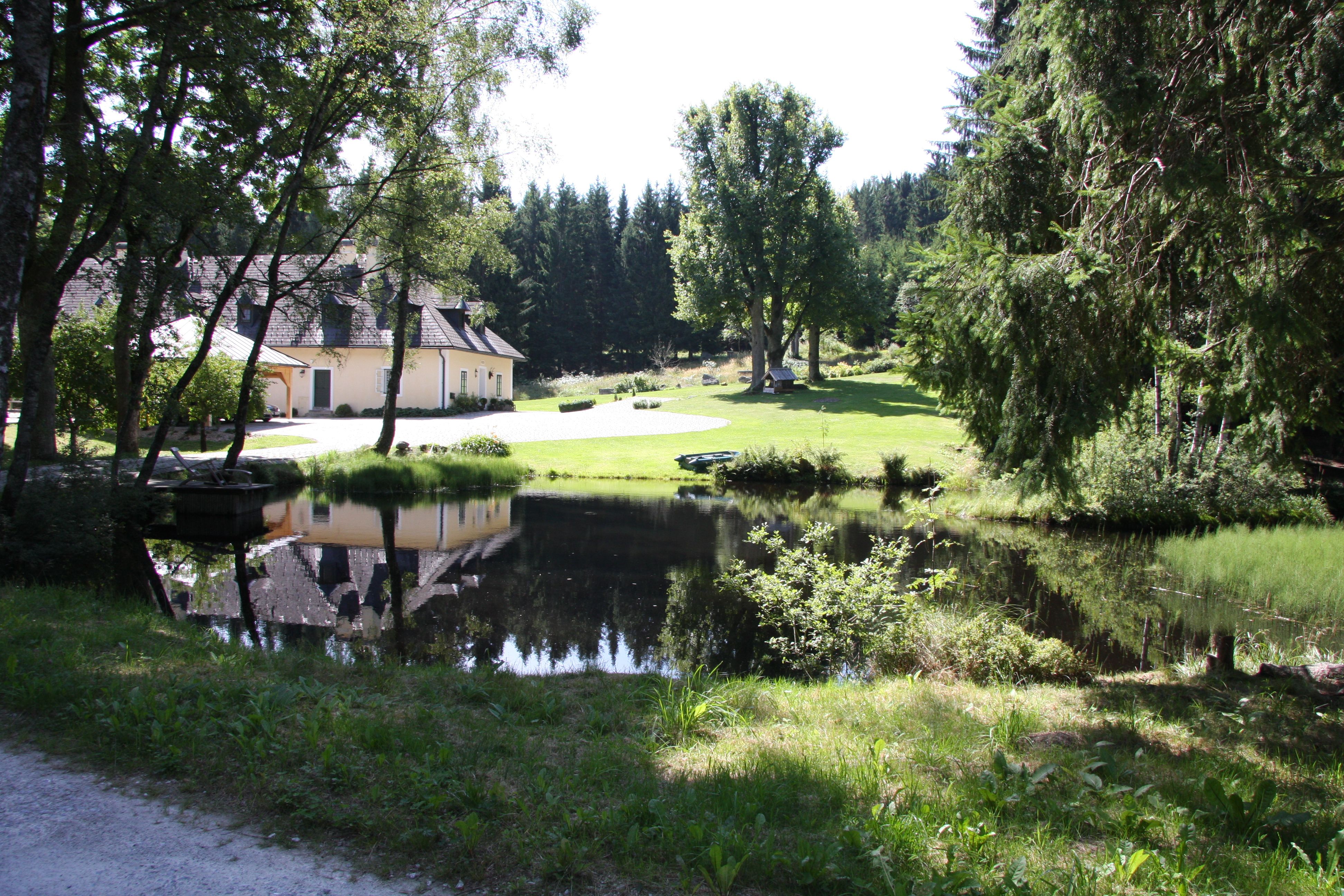 vlastní koupací jezírko