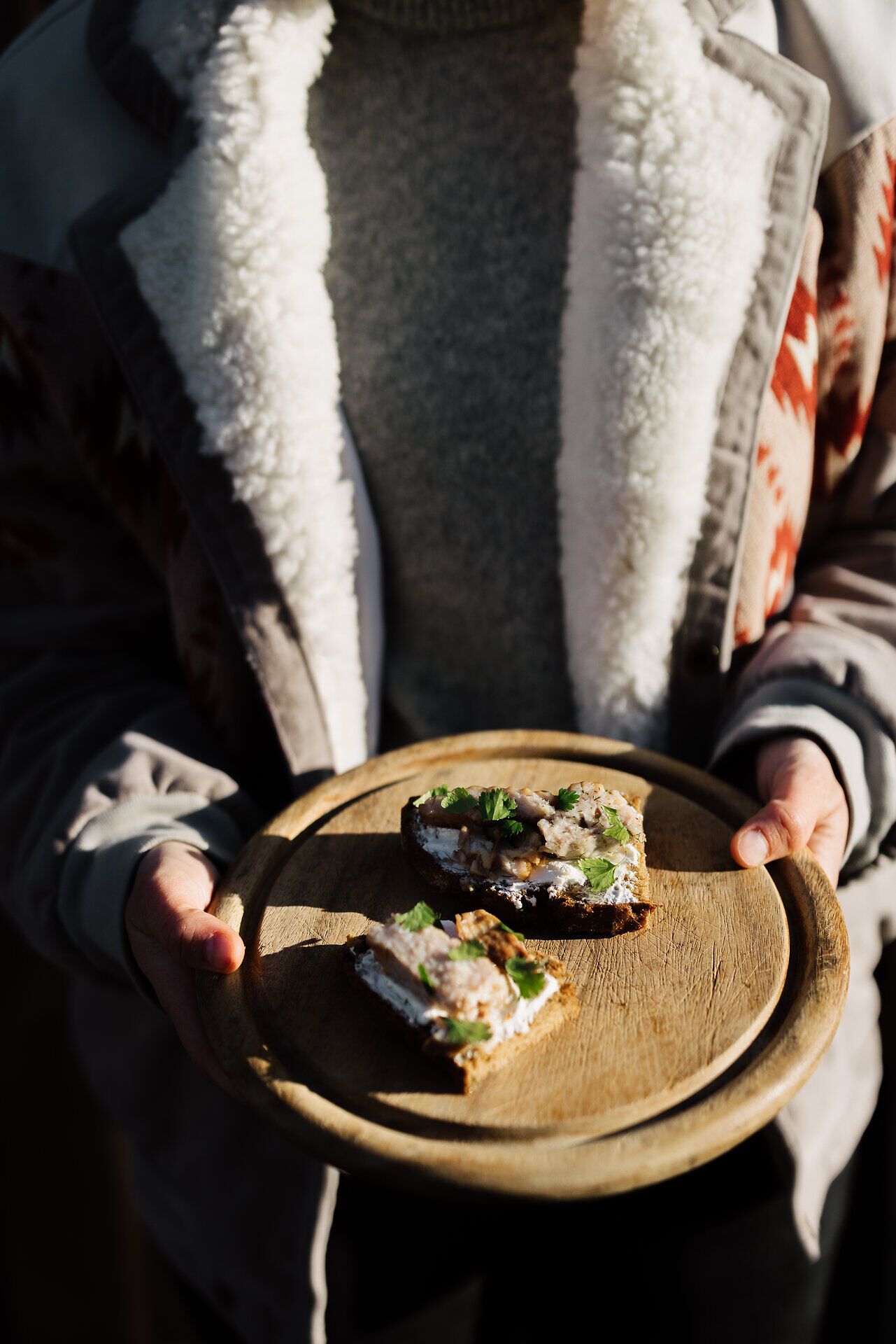 Vychutnejte si lahodnou chuť uzeného kapra a relaxujte v malebném prostředí zámku Litschau. Tato cesta v oblasti Gastronomie v Waldviertelu slibuje nezapomenutelné chuťové zážitky a harmonické spojení s přírodou.