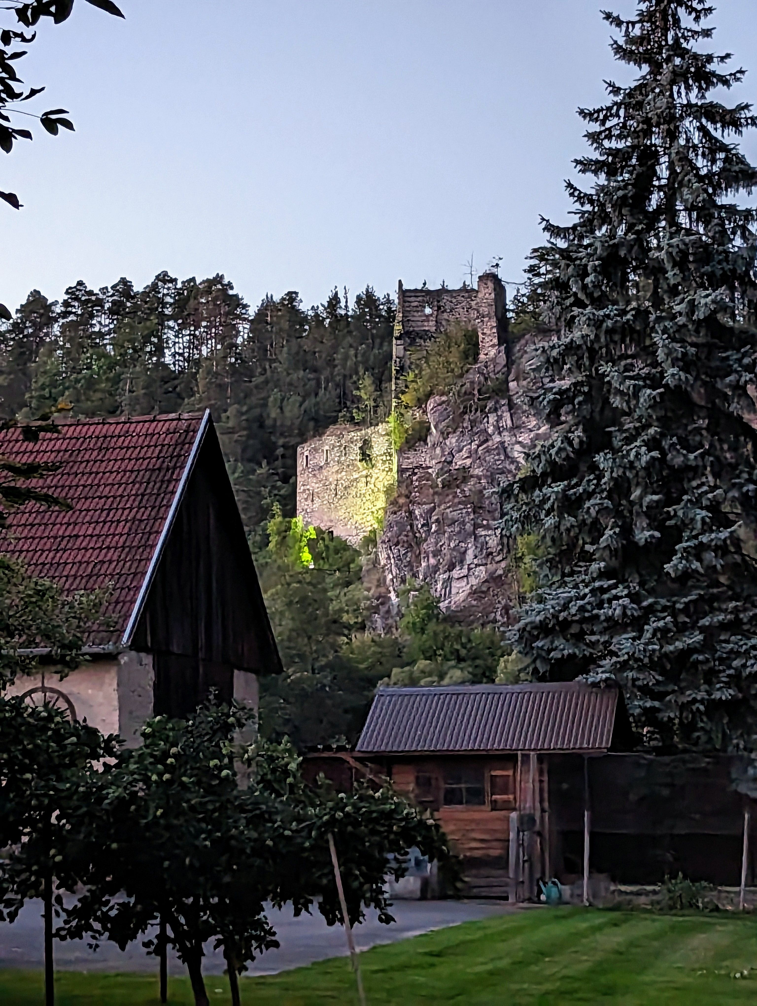 Pohled na zříceninu Eibenstein