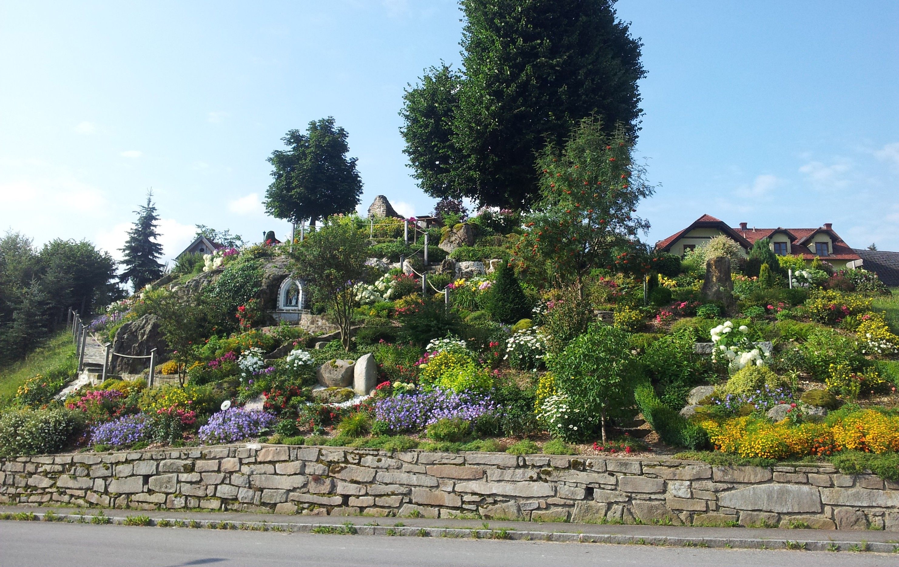 ZKUŠENOSTI: Stone & Garden