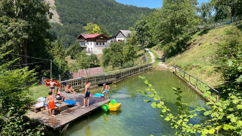 Guest house from the pond side, © Gera S. Guest house from the pond side, © Gera S.