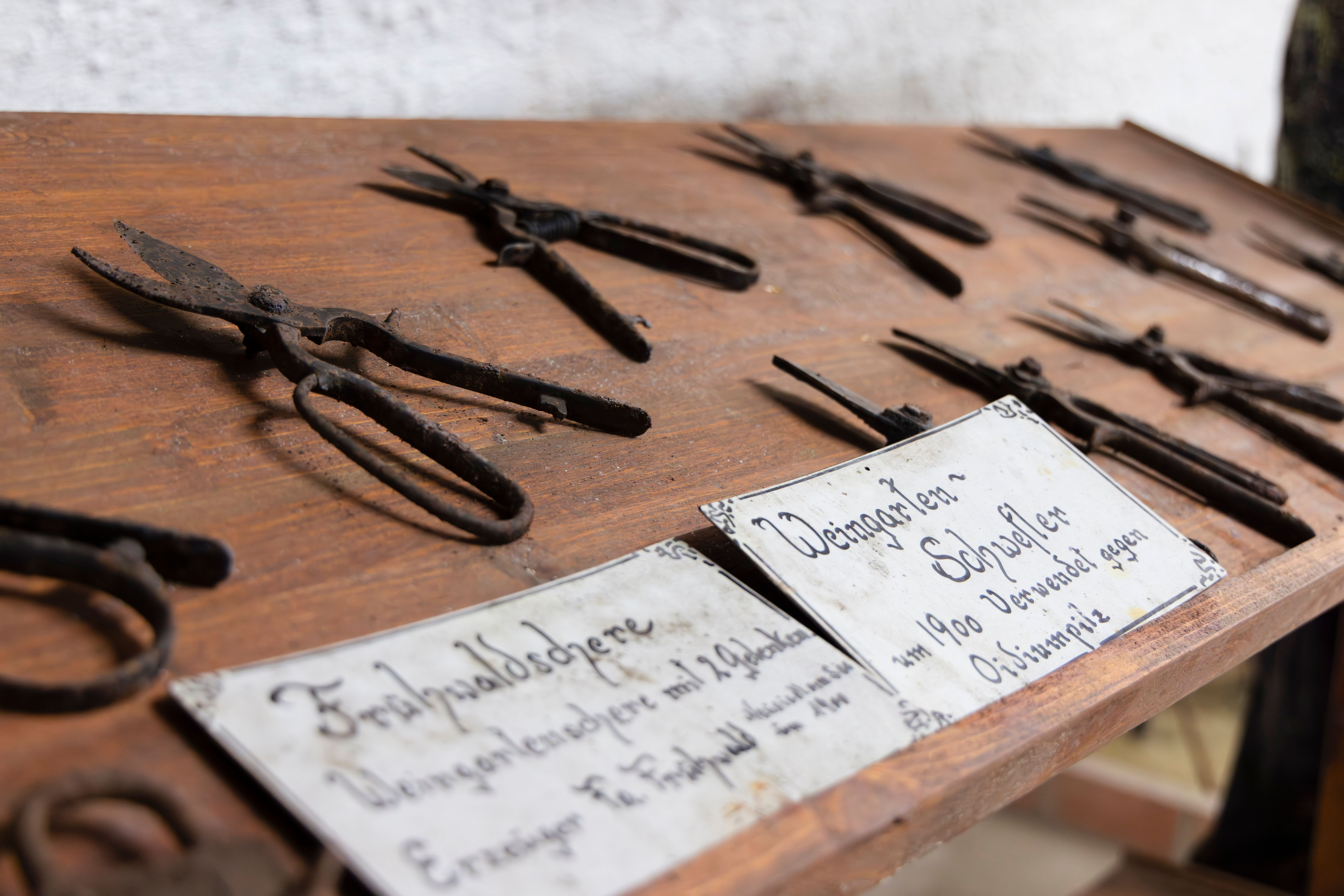 Historické vinařské nůžky