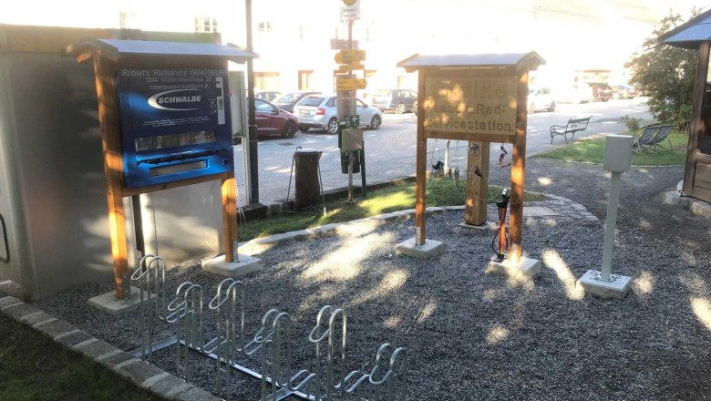 E-bike charging stations and bicycle service station, © Stadtgemeinde Drosendorf-Zissersdorf