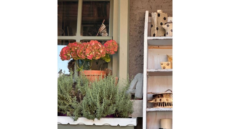 Studio 9A, &copy; : Susanne Jahrl  Grafiken FreundInnenKreativ + AtelierAuszeit: Grafiken erstellt mit KI