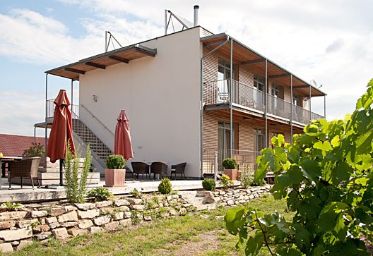 Exterior view with garden, &copy; Weinresidenz Sonnleitner