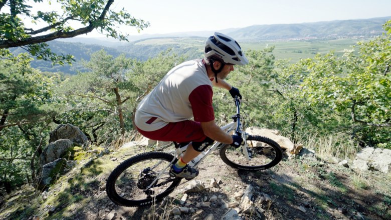 Martin Samek beim Mountainbiken am Göttweiger Berg, © Daniel Gollner