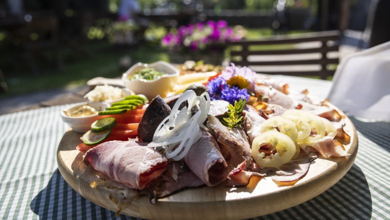 Wienerwald_&copy;Velontour (52)Radlheuriger Kernbichler, &copy; Velontour