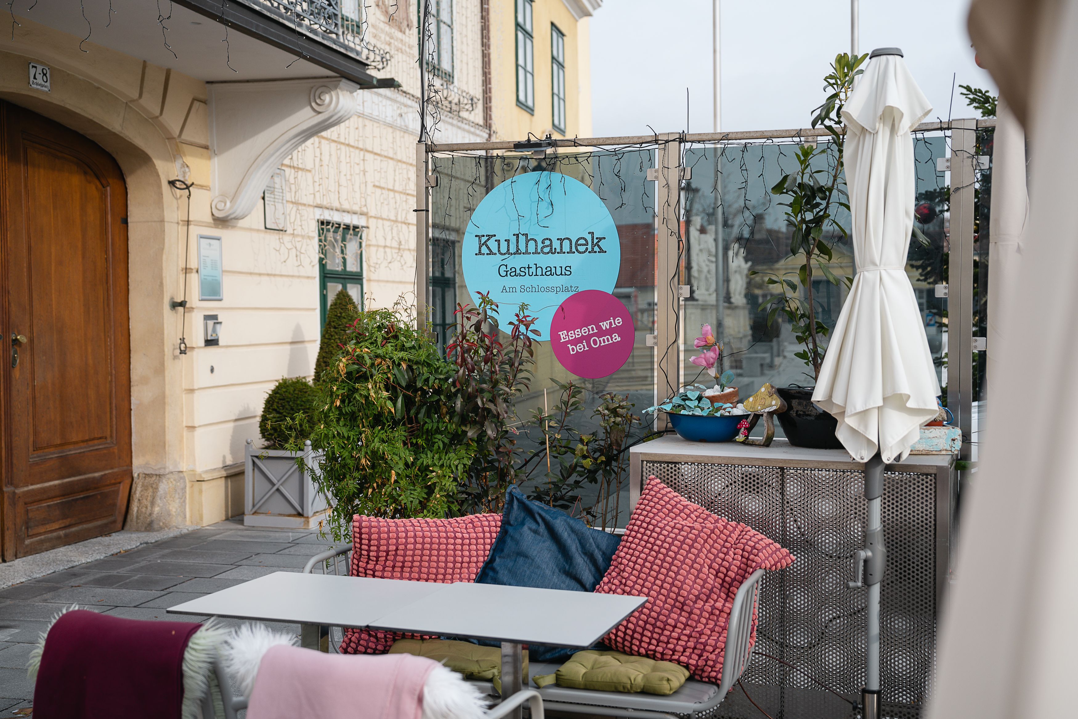 Kulhánkova zahrada pro hosty na náměstí Schlossplatz