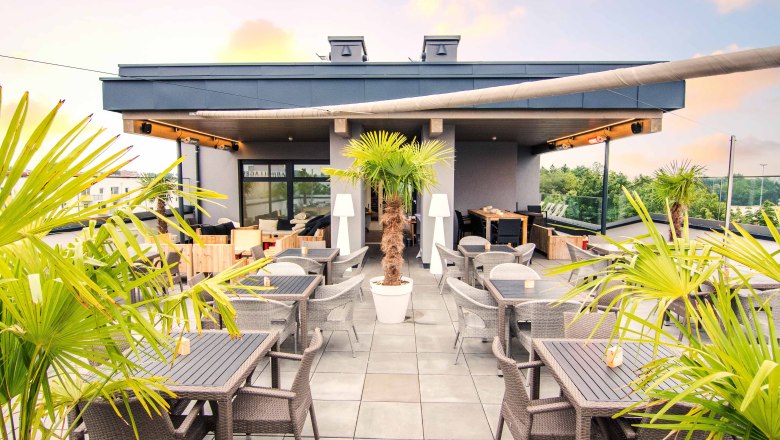 Na stře&scaron;n&iacute; terase, &copy; Das Alfred