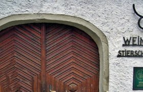 Stierschneider winery, exterior facade, © Weingut Stierschneider