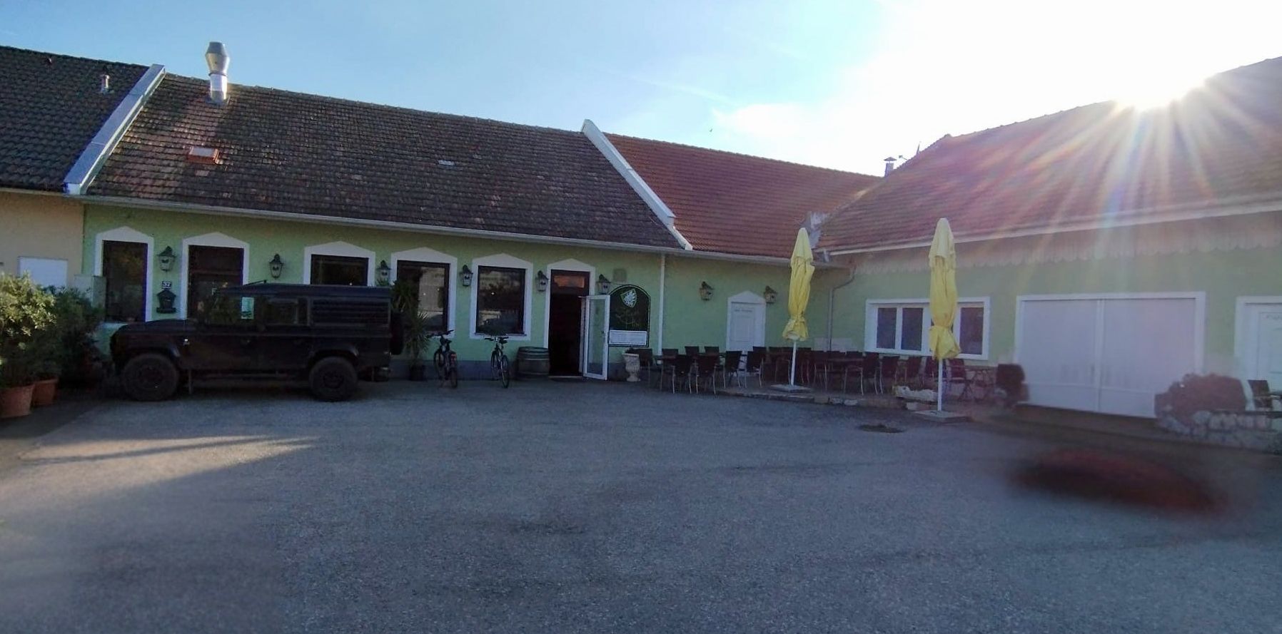 Stixer Hof, Stixneusiedl, pohled zvenčí 