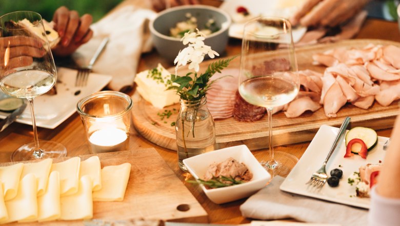 Heurigen snack, © NÖ Werbung / Julius Hirtzberger