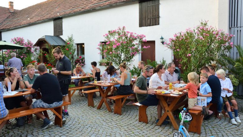 TDR wine tavern Kienberger Gastgarten, © Kienberger