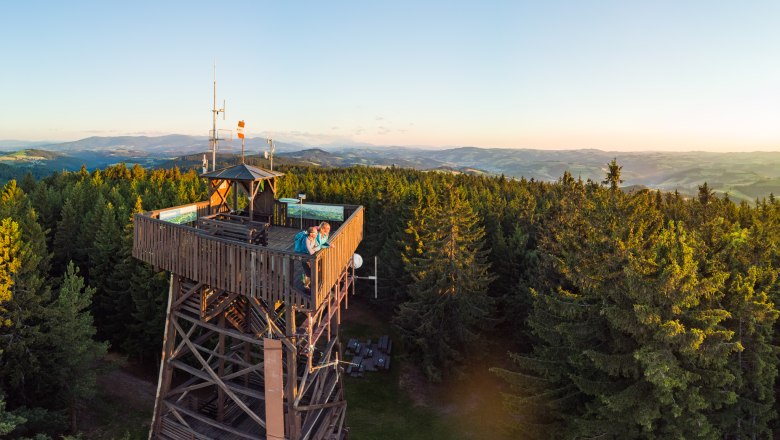 Die Aussichtswarte am Hutwisch, © Wiener Alpen/Martin Fülöp