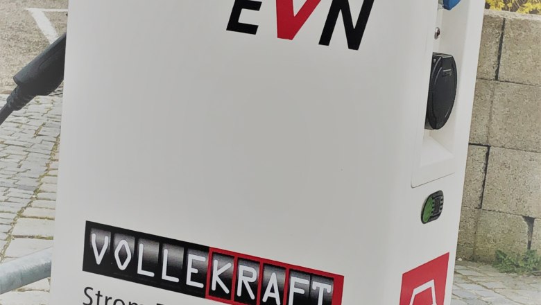 E-charging stations in the Melk city center parking lot, © Donau NÖ Tourismus GmbH