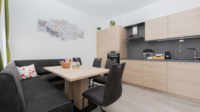 Communal kitchen, &copy; Sch&ouml;nfelderhof