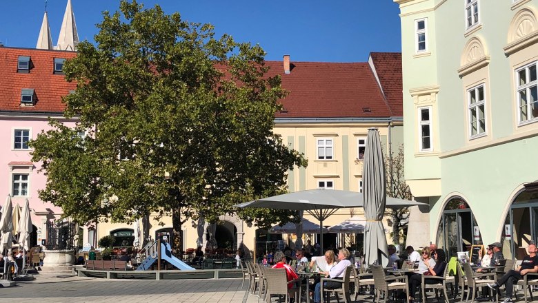 Eterno u hřiště na hlavním náměstí, © Birgit Rada-Tomasin