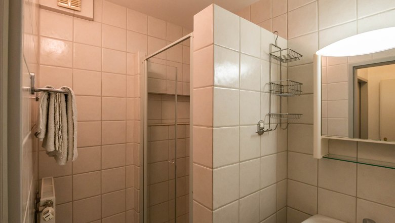 Bathroom vacation apartment, &copy; G&auml;stehaus Pointner