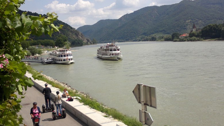 Segway riders on the Danube, © Donau NÖ/BF