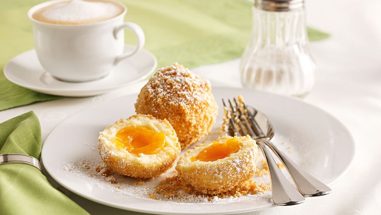 Oblíbené posilnění u Dunaje: meruňkové knedlíky (Marillenknödel), © www.eisenhut-mayer.com