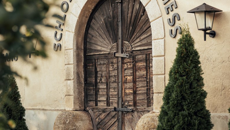Schlosskeller mit altem Presshaus, zwei Baumpressen aus 1698, © Niederösterreich Werbung/Julius Hirtzberger